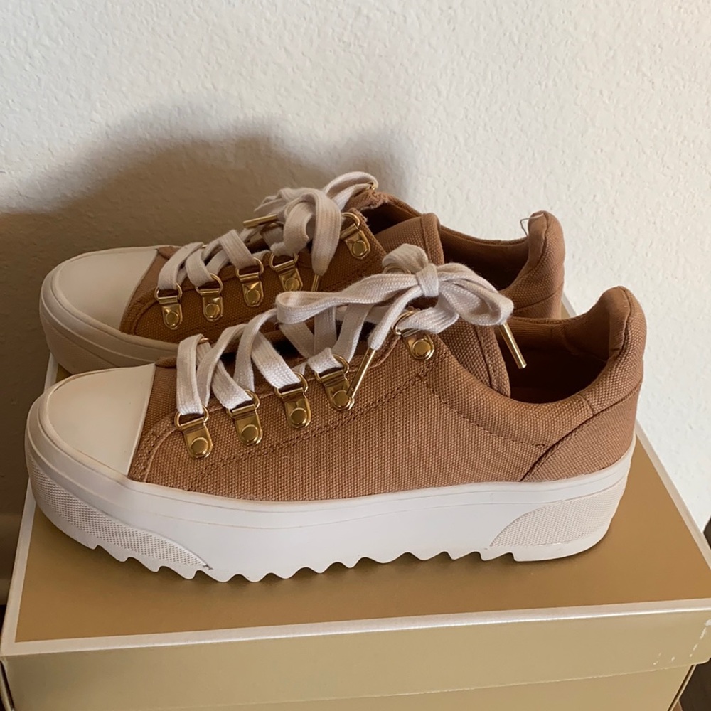 Michael Kors granger sneaker size 6.5